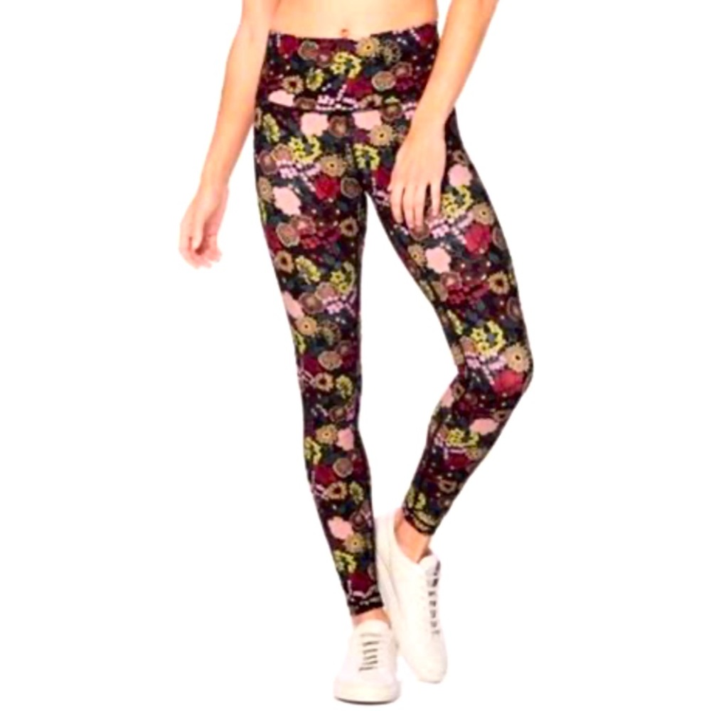 Size 2 Lululemon • Wunder Under Flurolace Tight
